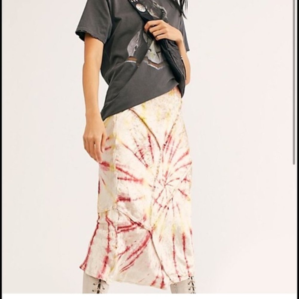 Free People Serious Swagger Fitted Midi Tie Dye Skirt NWT Size Extra Small XS
